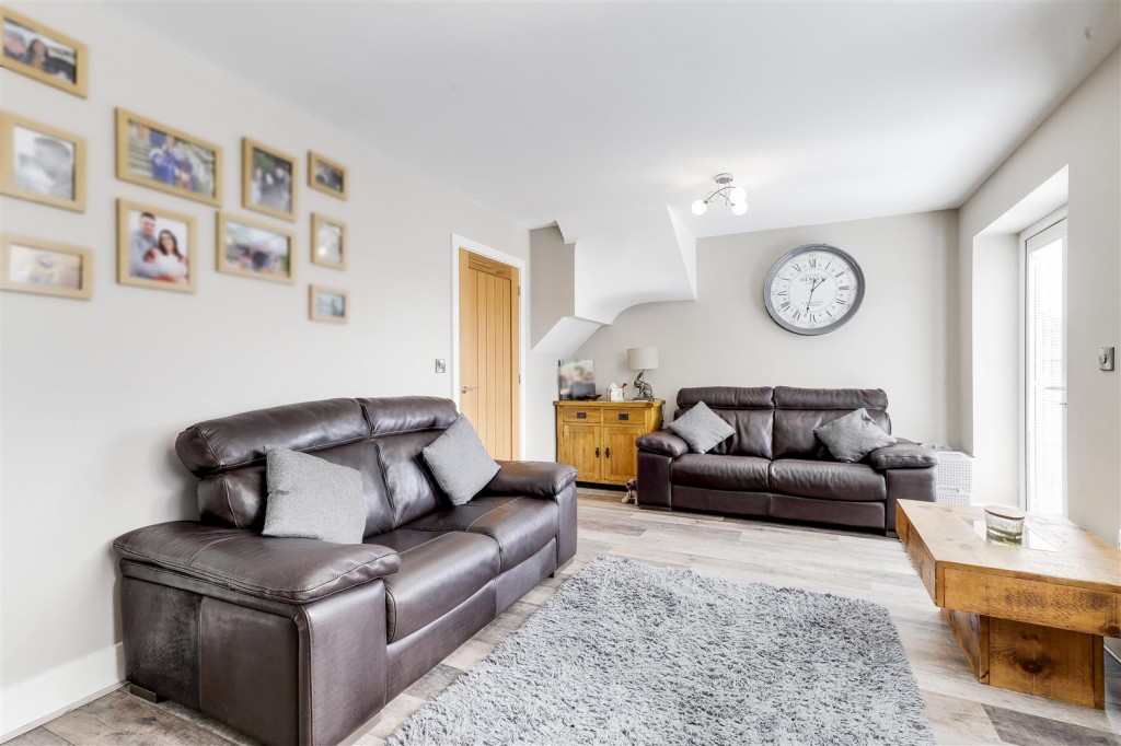 Stanhope Crescent, Arnold, Nottinghamshire, NG5 7AZ