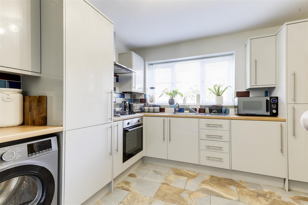 Stanhope Crescent, Arnold, Nottinghamshire, NG5 7AZ