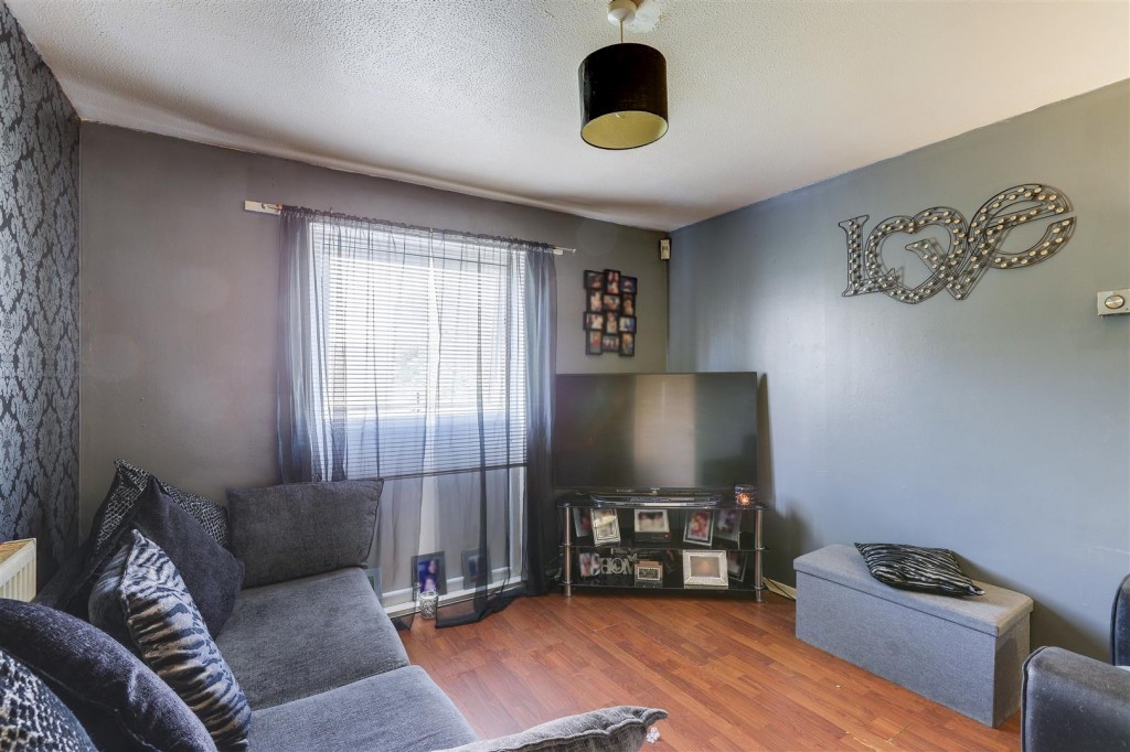 Oakington Close, Arnold, Nottinghamshire, NG5 5GY