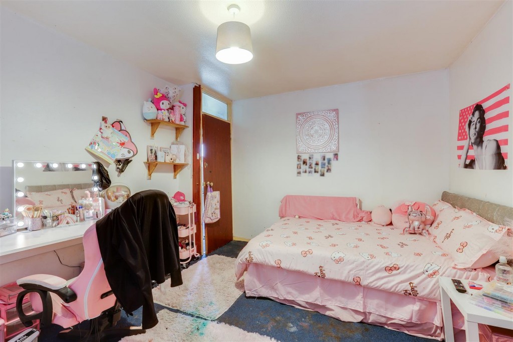 Oakington Close, Arnold, Nottinghamshire, NG5 5GY