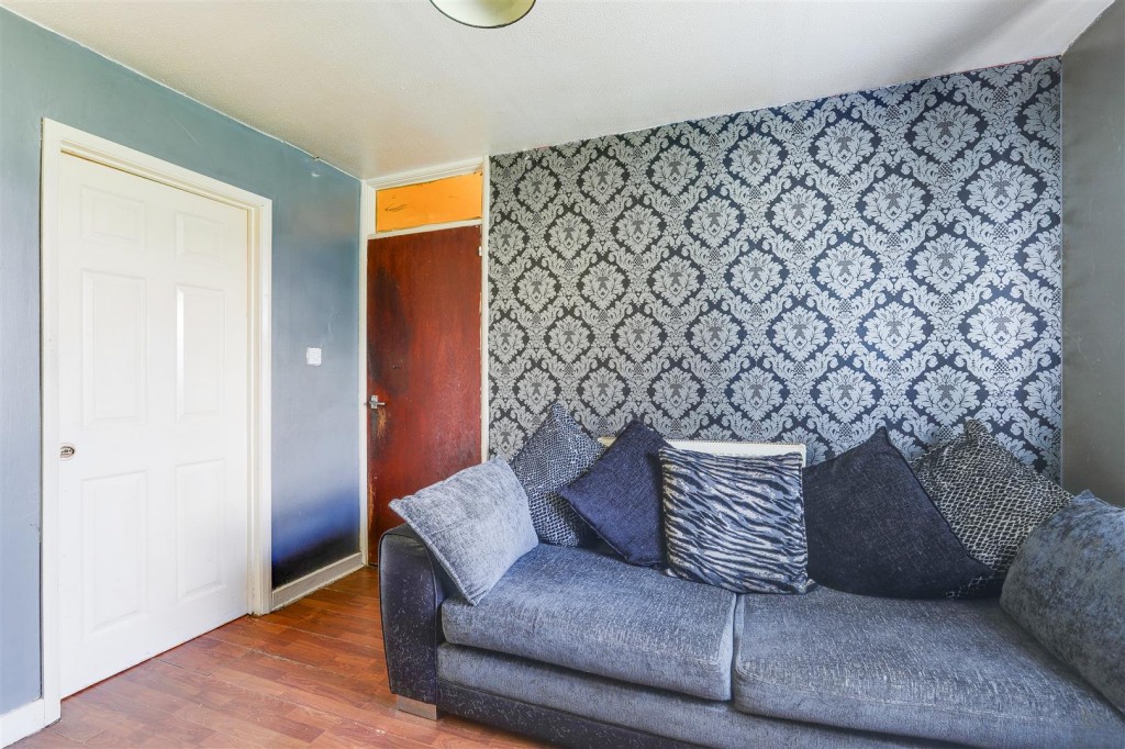 Oakington Close, Arnold, Nottinghamshire, NG5 5GY