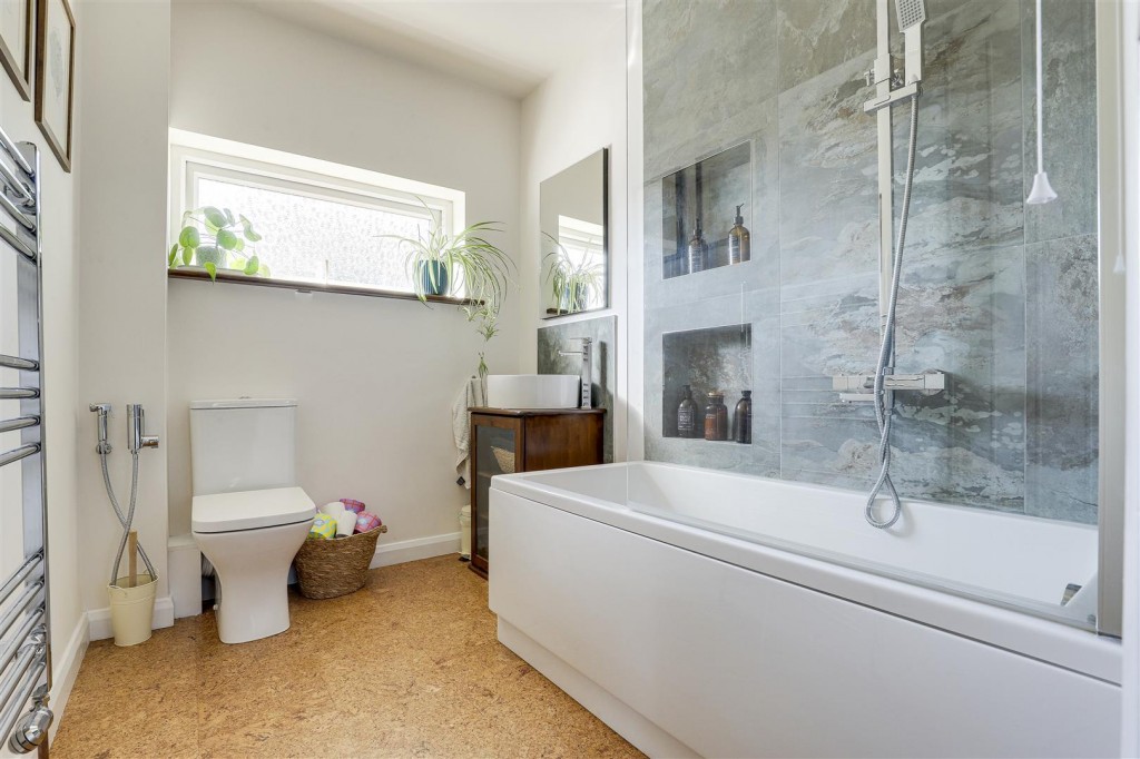 Nearsby Drive, West Bridgford, Nottinghamshire, NG2 6LB