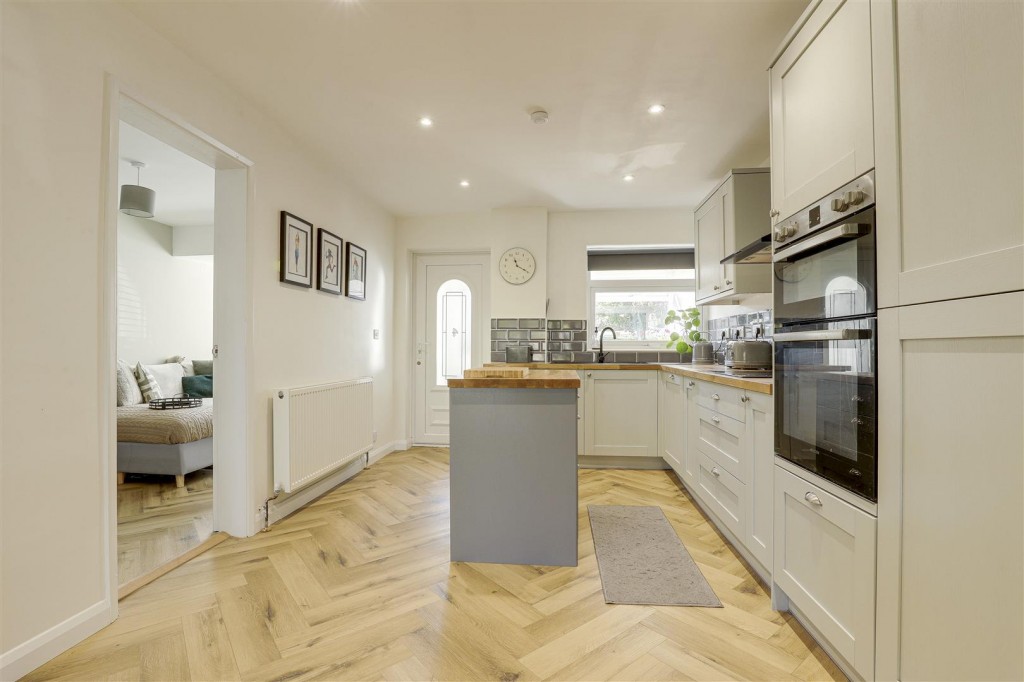 Nearsby Drive, West Bridgford, Nottinghamshire, NG2 6LB