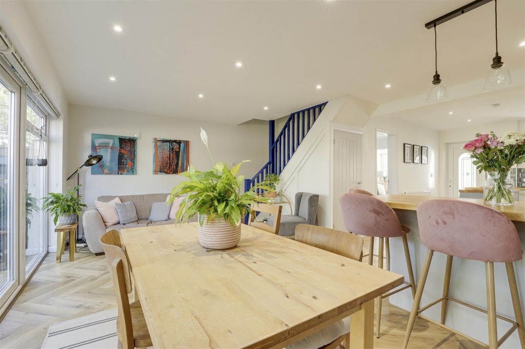 Nearsby Drive, West Bridgford, Nottinghamshire, NG2 6LB