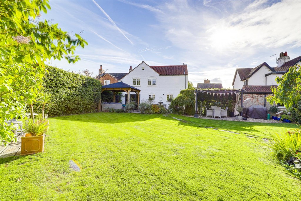 Hall Lane, Kinoulton, Nottinghamshire, NG12 3EF