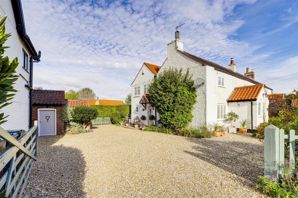 Hall Lane, Kinoulton, Nottinghamshire, NG12 3EF