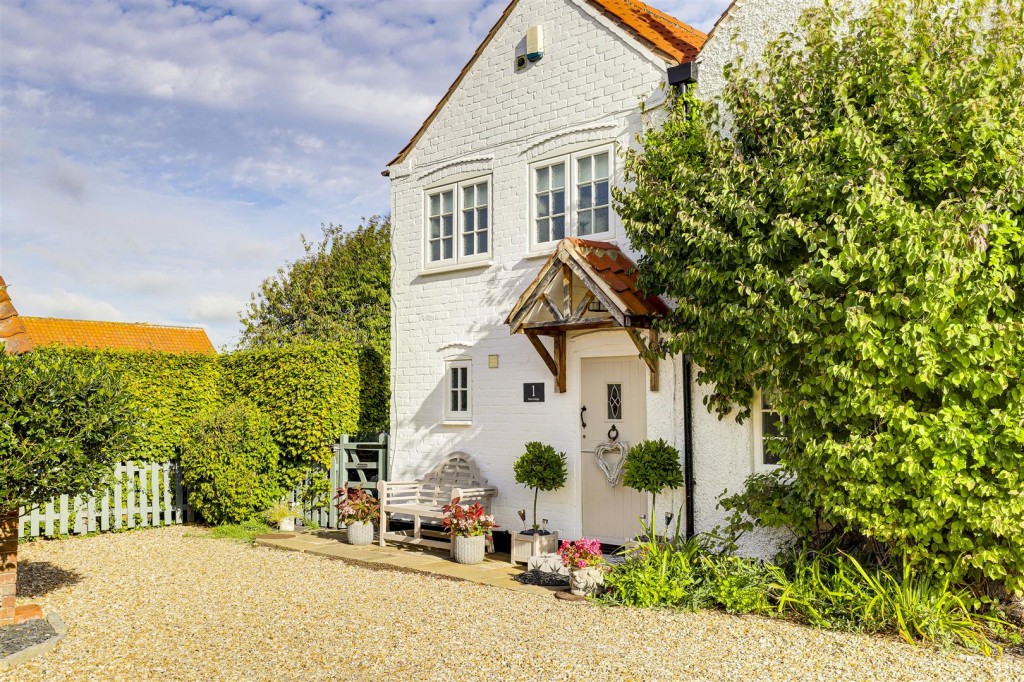 Hall Lane, Kinoulton, Nottinghamshire, NG12 3EF