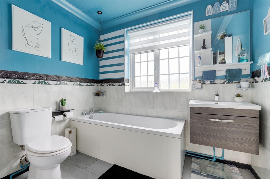 Erewash Grove, Toton, Nottinghamshire, NG9 6EZ