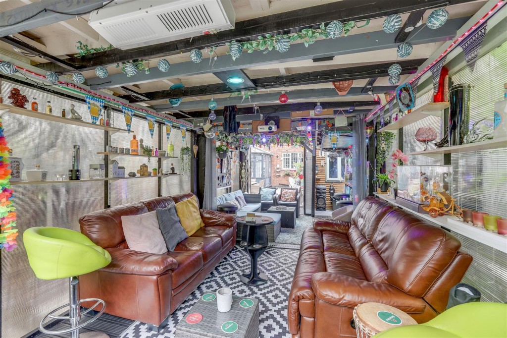 Erewash Grove, Toton, Nottinghamshire, NG9 6EZ