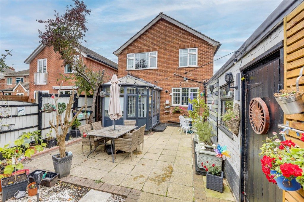 Erewash Grove, Toton, Nottinghamshire, NG9 6EZ