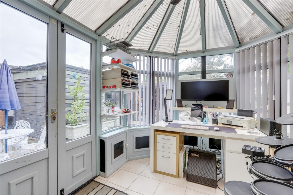 Erewash Grove, Toton, Nottinghamshire, NG9 6EZ