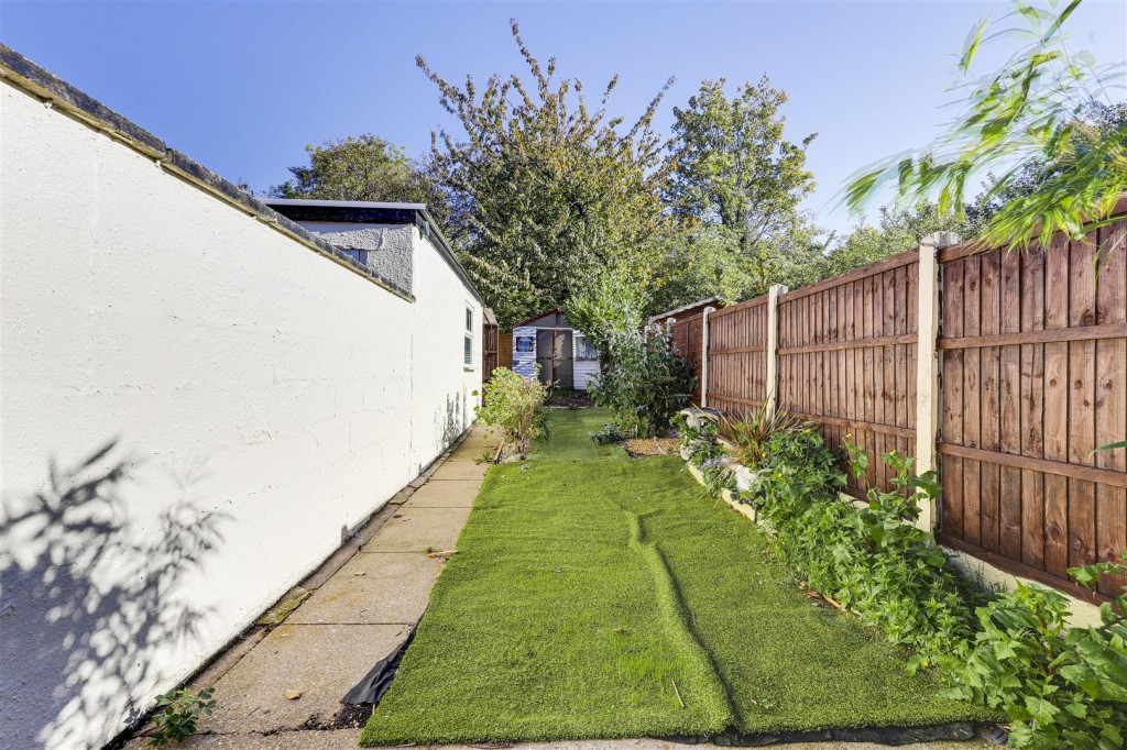 Midland Grove, Netherfield, Nottinghamshire, NG4 2NE