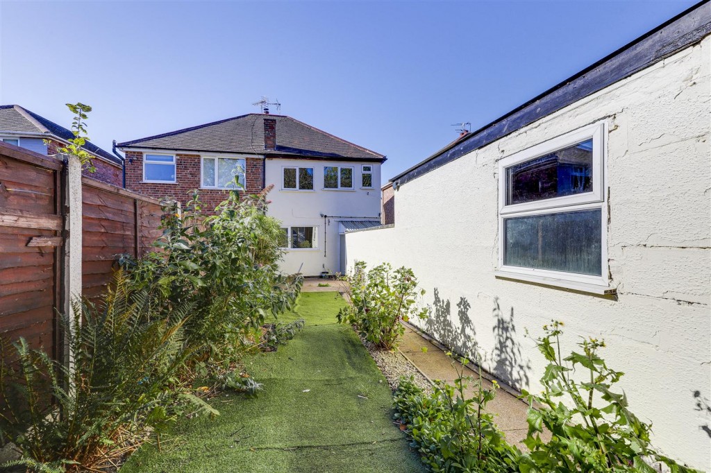 Midland Grove, Netherfield, Nottinghamshire, NG4 2NE