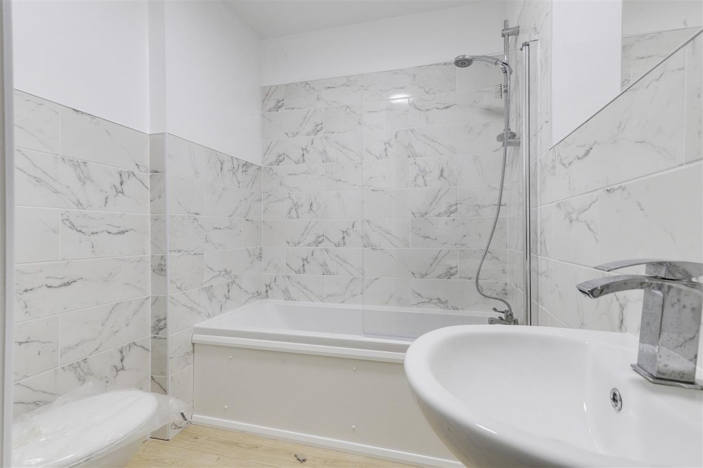 Midland Grove, Netherfield, Nottinghamshire, NG4 2NE