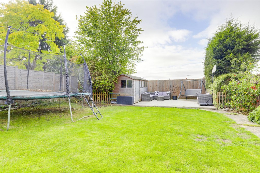 Greythorn Drive, West Bridgford, Nottinghamshire, NG2 7GG