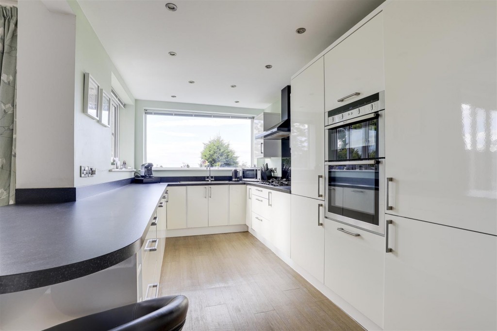 Greythorn Drive, West Bridgford, Nottinghamshire, NG2 7GG