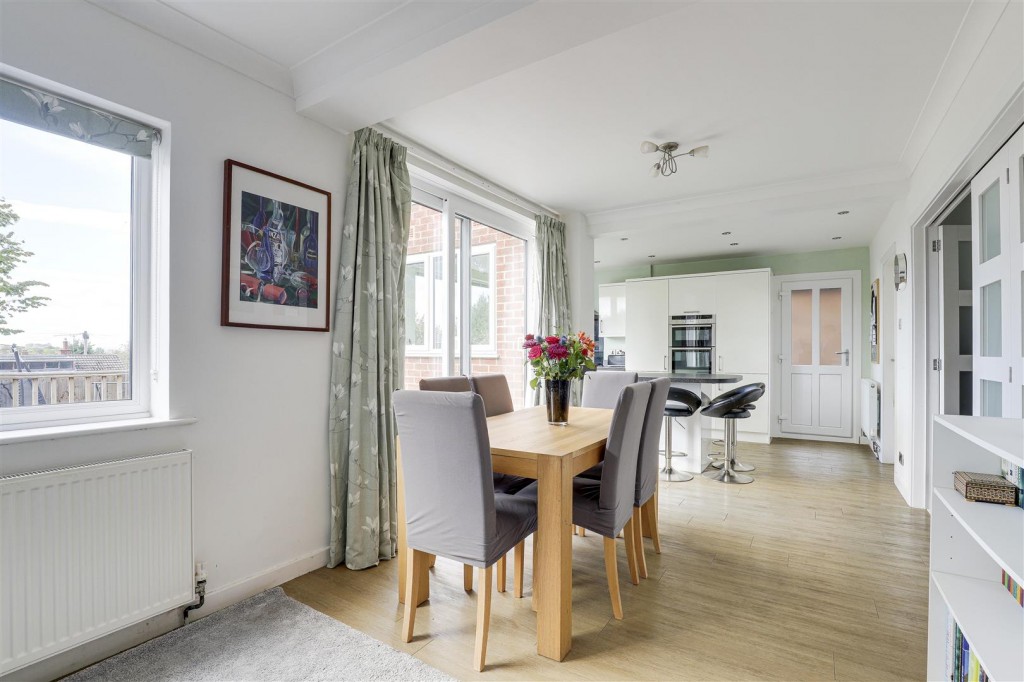 Greythorn Drive, West Bridgford, Nottinghamshire, NG2 7GG