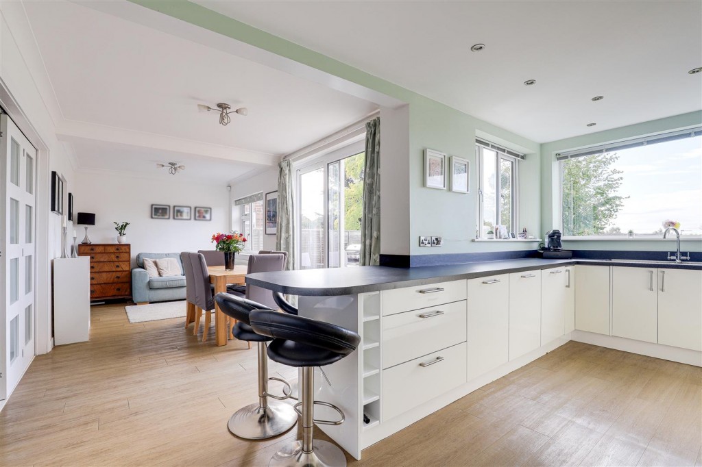 Greythorn Drive, West Bridgford, Nottinghamshire, NG2 7GG