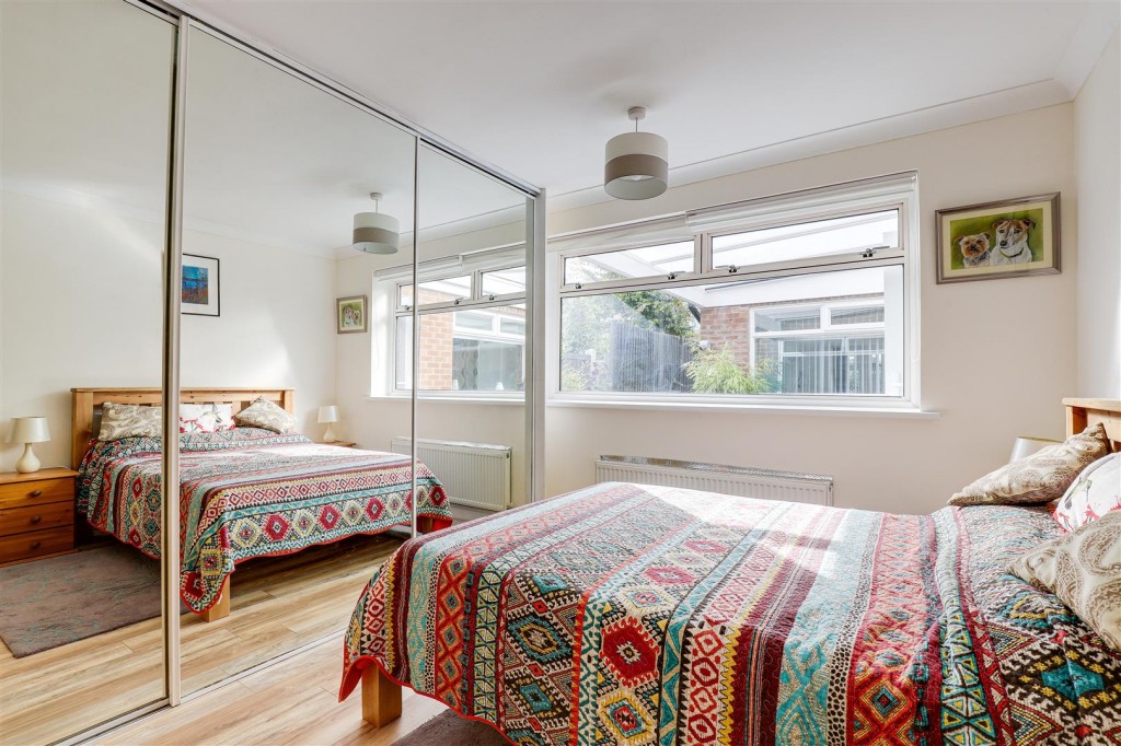 Bracken Close, Carlton, Nottinghamshire, NG4 3QJ