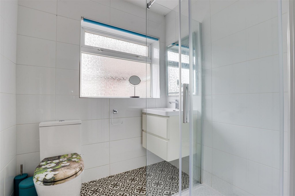 Bracken Close, Carlton, Nottinghamshire, NG4 3QJ