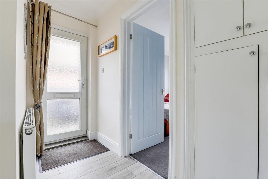 Bracken Close, Carlton, Nottinghamshire, NG4 3QJ