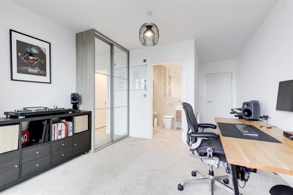 Trent Bridge View, Nottingham, NG2 3EY