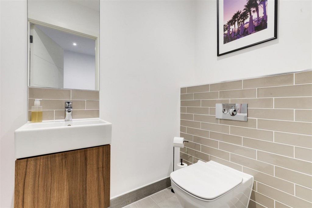 Trent Bridge View, Nottingham, NG2 3EY