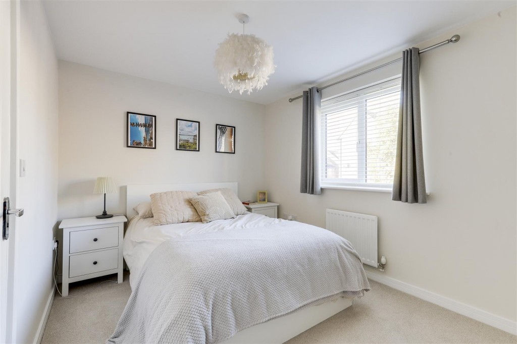 Lynemouth Court, Arnold, Nottinghamshire, NG5 8TY