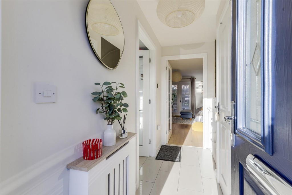 Lynemouth Court, Arnold, Nottinghamshire, NG5 8TY