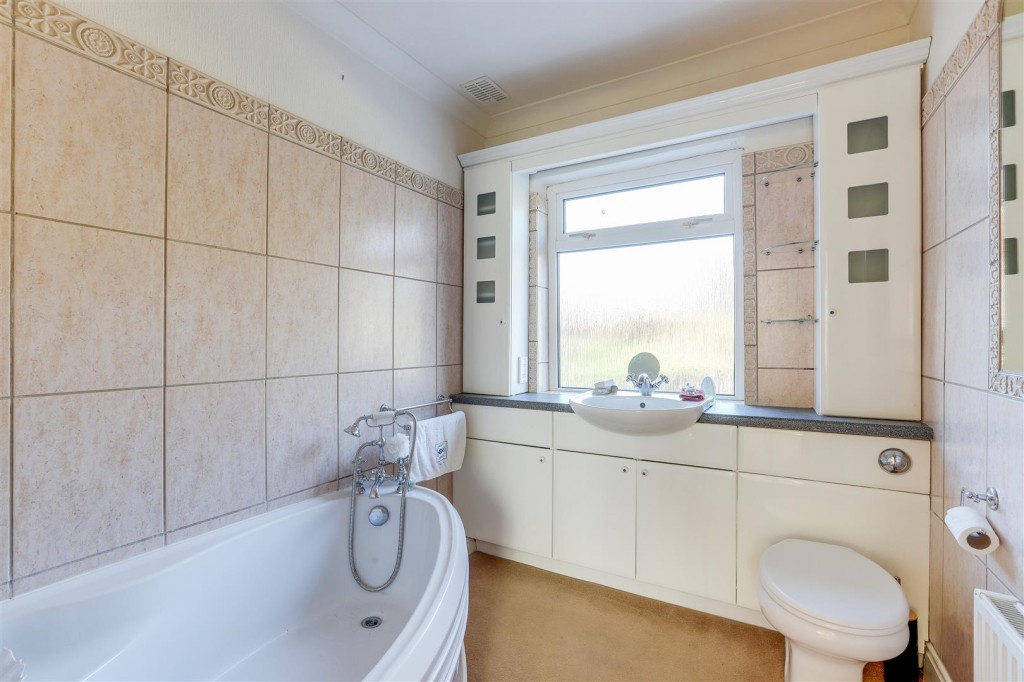 Abbots Road, Hucknall, Nottinghamshire, NG15 6PB