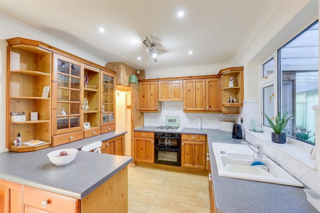 Abbots Road, Hucknall, Nottinghamshire, NG15 6PB