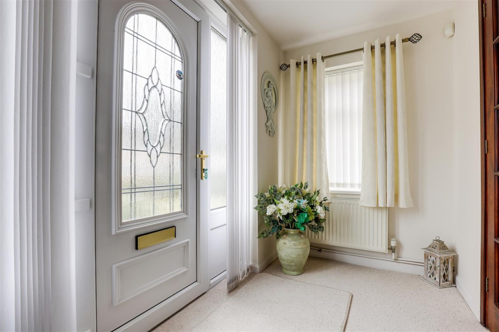 Ladbrooke Crescent, Cinderhill, Nottinghamshire, NG6 0GH