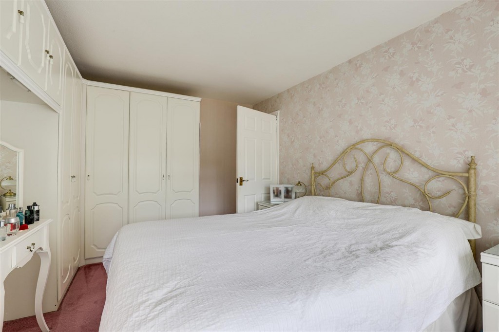 Ladbrooke Crescent, Cinderhill, Nottinghamshire, NG6 0GH