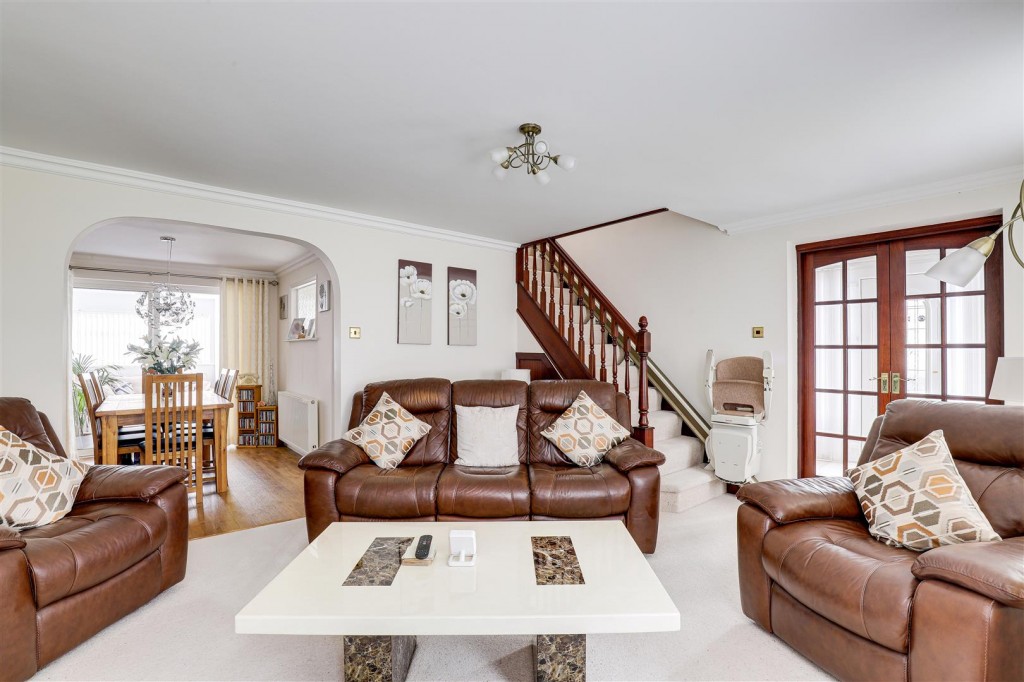 Ladbrooke Crescent, Cinderhill, Nottinghamshire, NG6 0GH