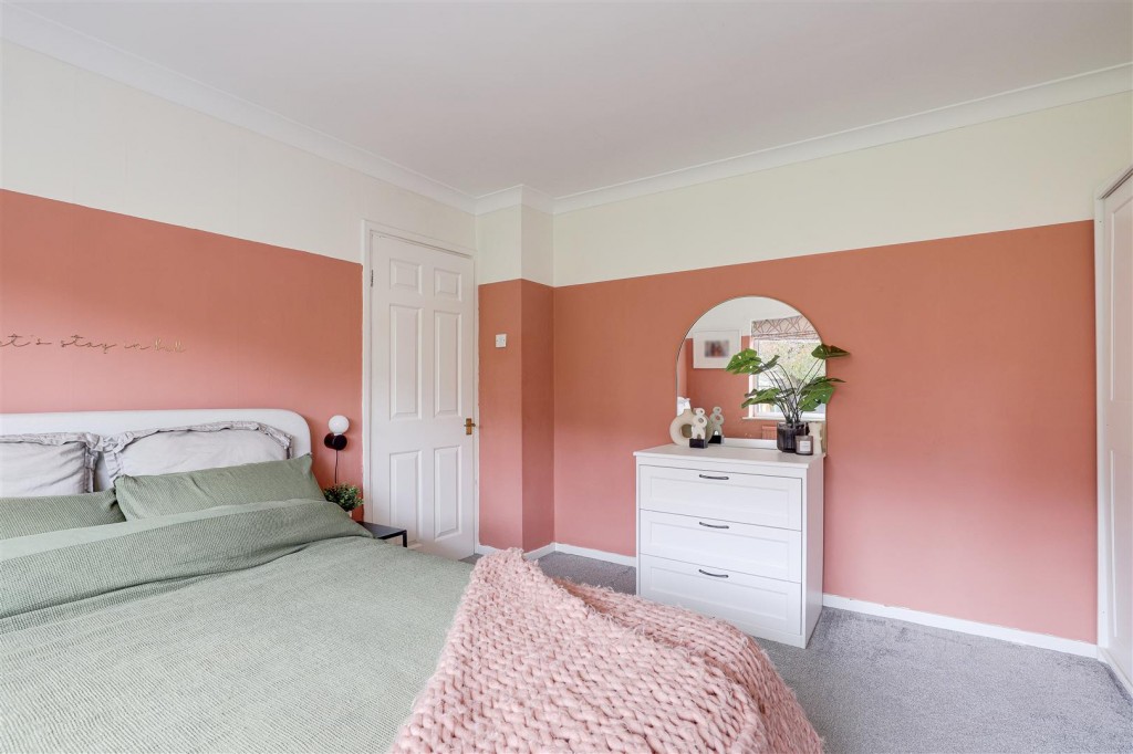 Whitby Crescent, Woodthorpe, Nottinghamshire, NG5 4LY