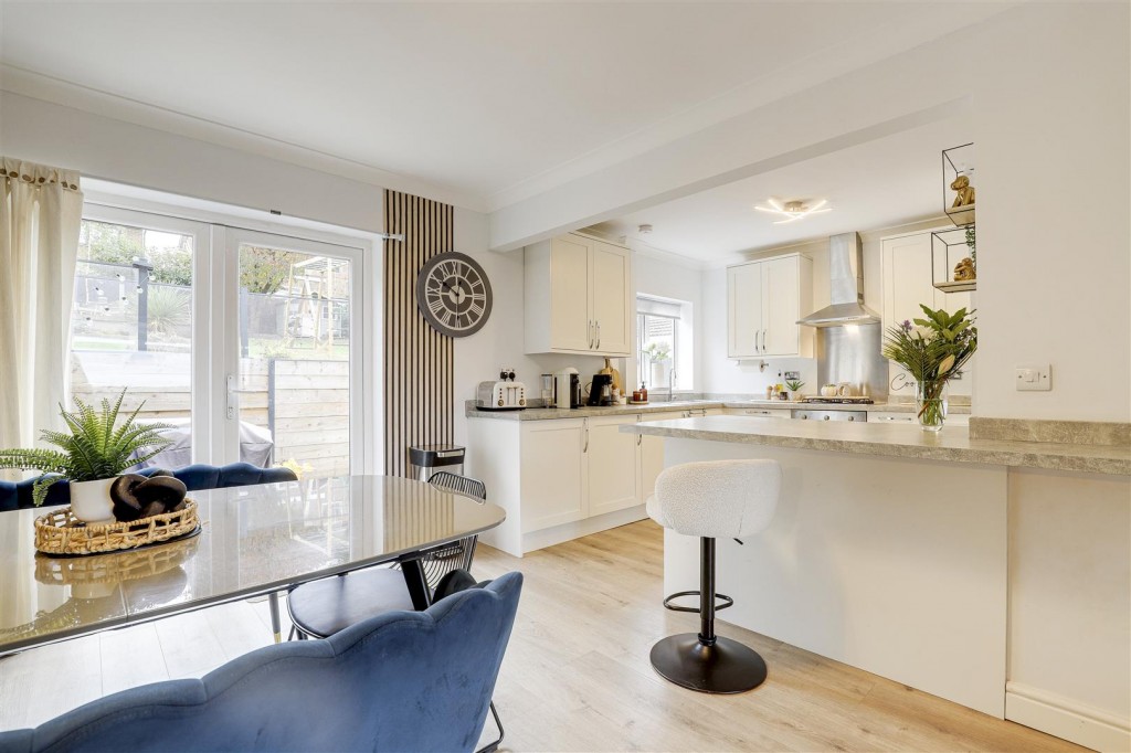 Whitby Crescent, Woodthorpe, Nottinghamshire, NG5 4LY