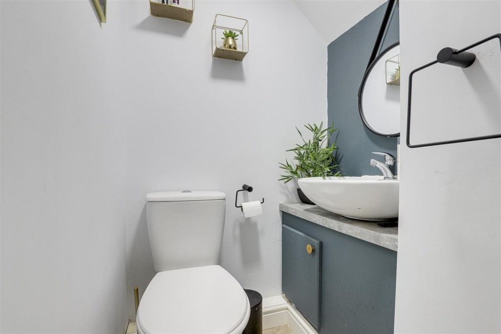 Whitby Crescent, Woodthorpe, Nottinghamshire, NG5 4LY