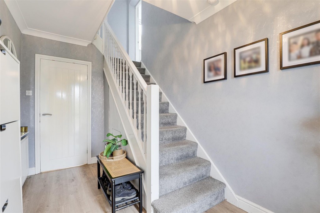 Whitby Crescent, Woodthorpe, Nottinghamshire, NG5 4LY