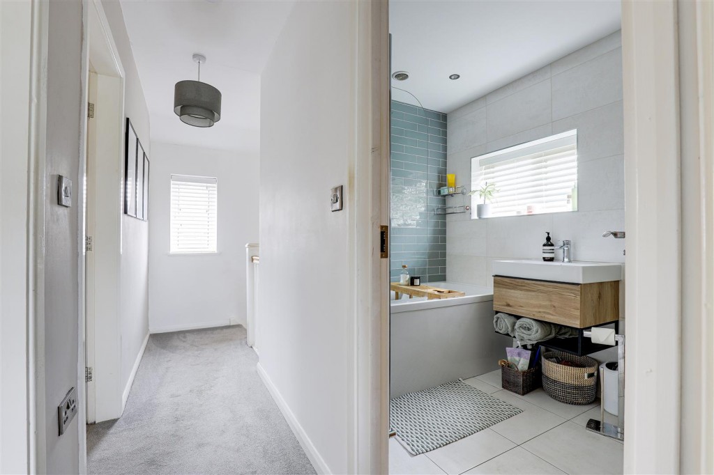 Alford Road, Edwalton, Nottinghamshire, NG12 4AU