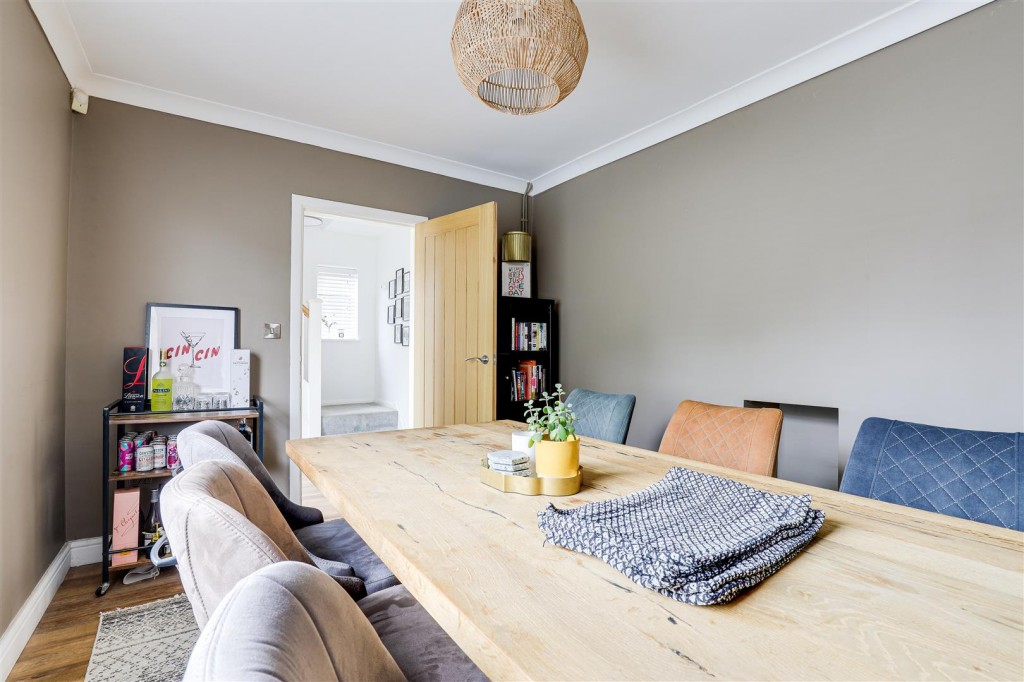 Alford Road, Edwalton, Nottinghamshire, NG12 4AU