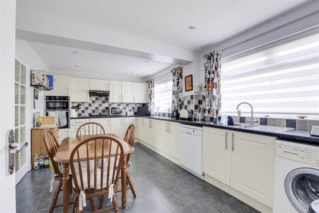 Newstead Drive, West Bridgford, Nottinghamshire, NG2 6LG