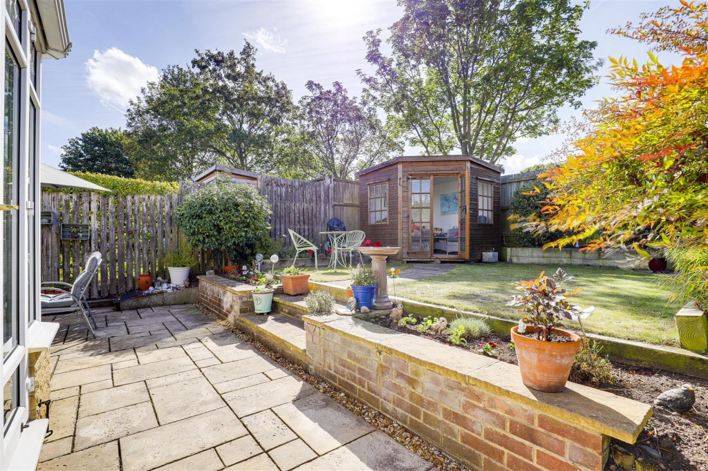 Newstead Drive, West Bridgford, Nottinghamshire, NG2 6LG