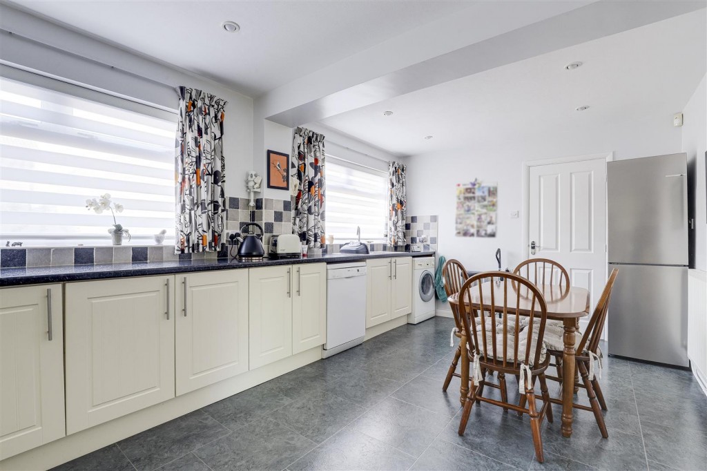 Newstead Drive, West Bridgford, Nottinghamshire, NG2 6LG