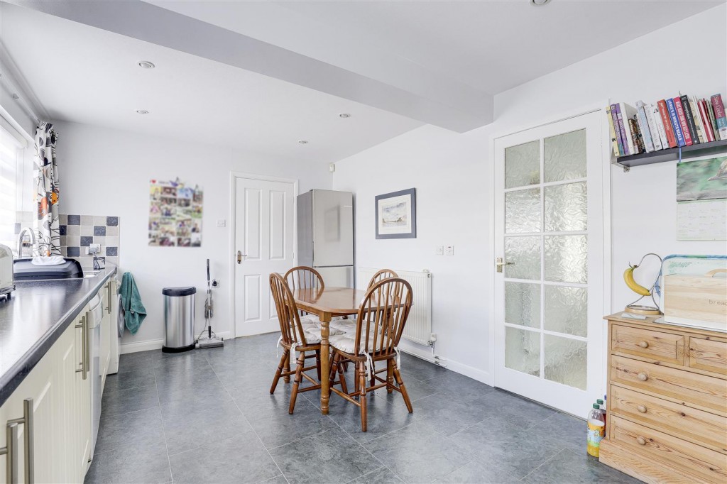 Newstead Drive, West Bridgford, Nottinghamshire, NG2 6LG