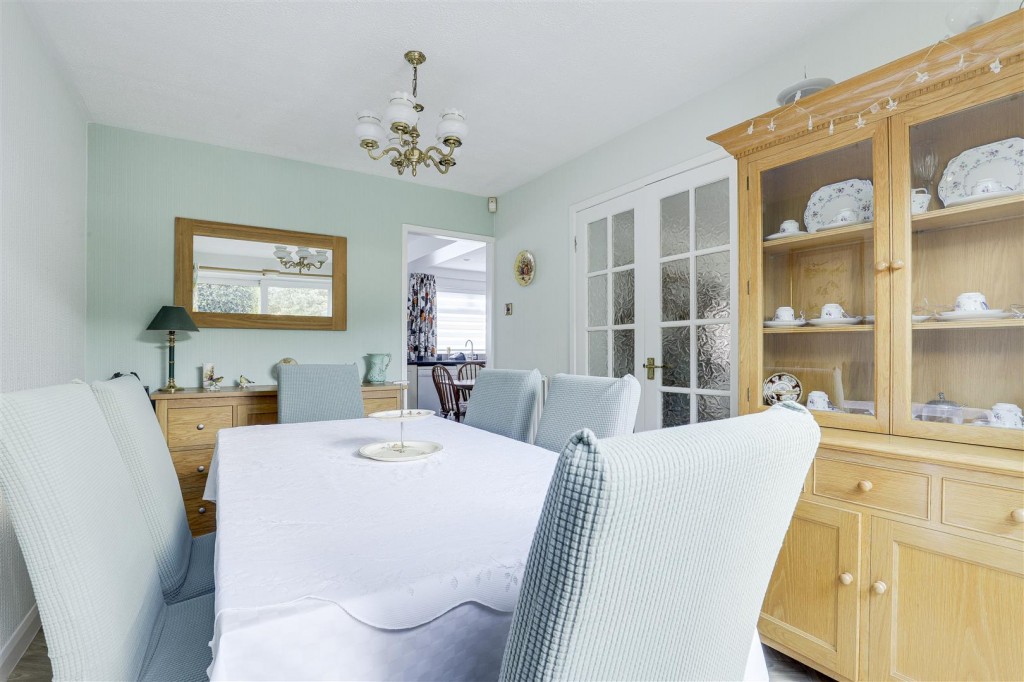 Newstead Drive, West Bridgford, Nottinghamshire, NG2 6LG