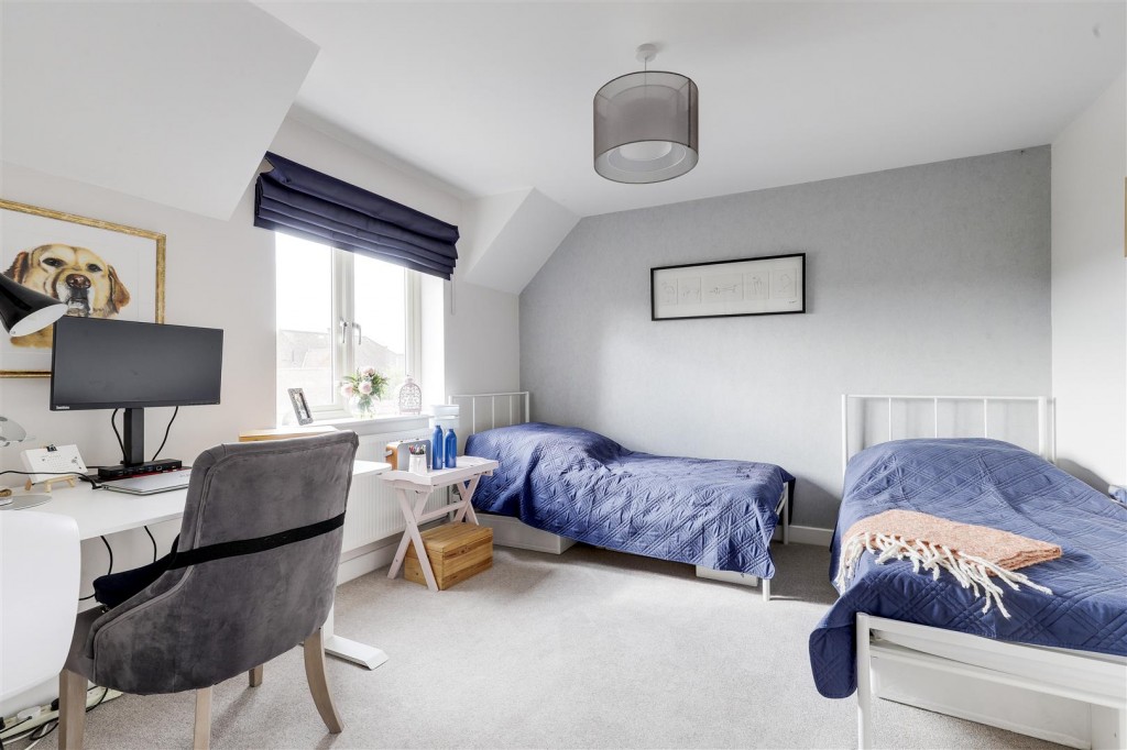 West Manor Park, Epperstone, Nottinghamshire, NG14 6TR