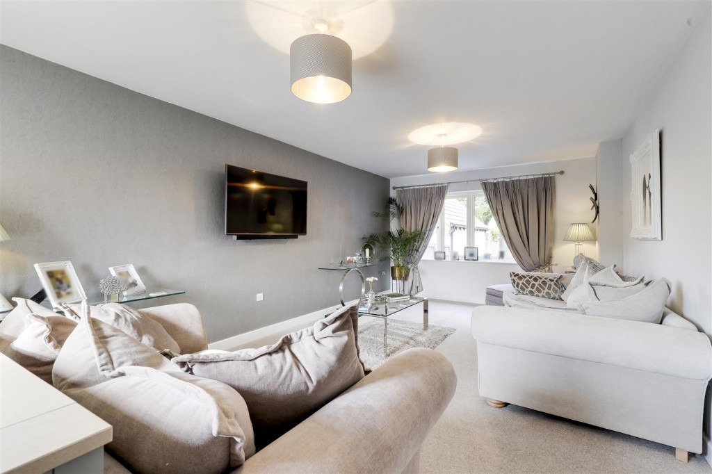 West Manor Park, Epperstone, Nottinghamshire, NG14 6TR