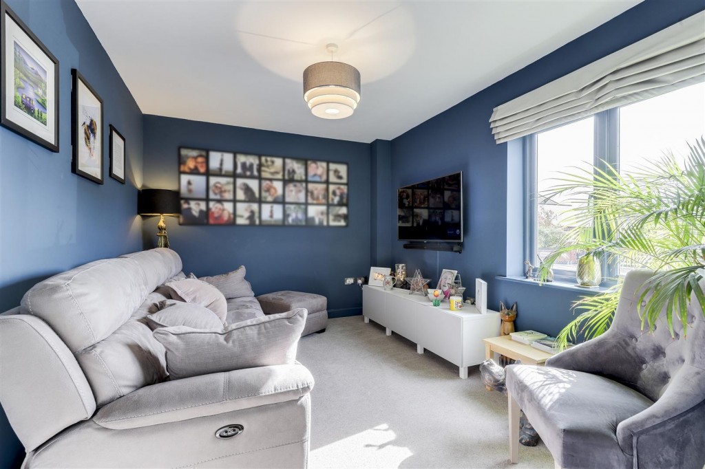 West Manor Park, Epperstone, Nottinghamshire, NG14 6TR