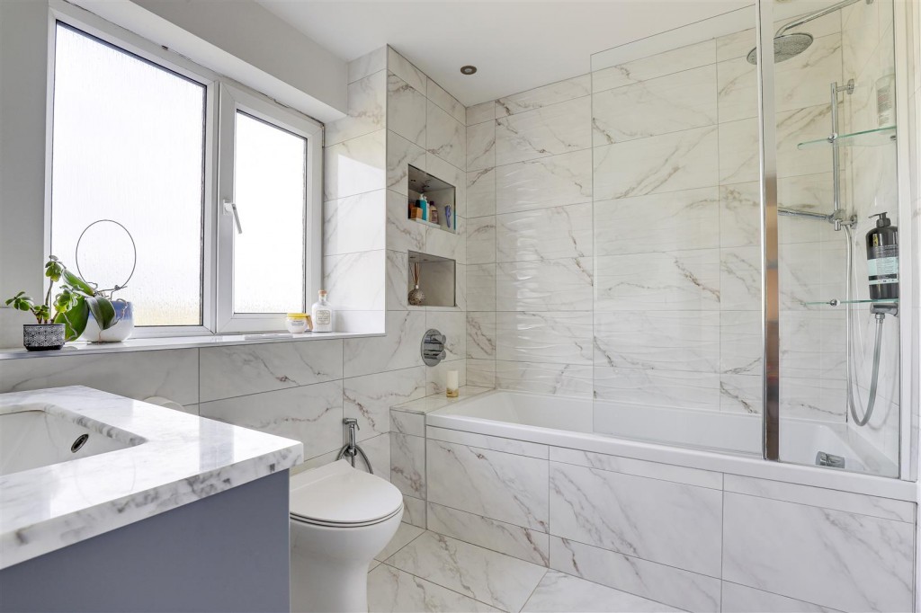 Digby Hall Drive, Gedling, Nottinghamshire, NG4 4JT