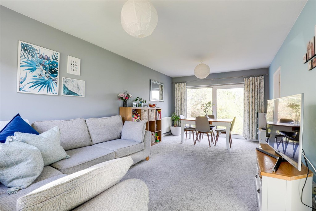 Digby Hall Drive, Gedling, Nottinghamshire, NG4 4JT